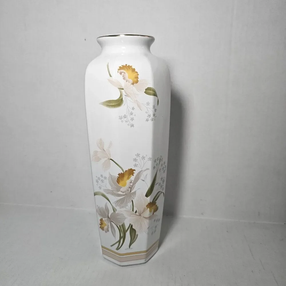 Vintage Ayame Seizan Japan Yellow Iris Flower Vase Japan Gold Rim Hand Painted